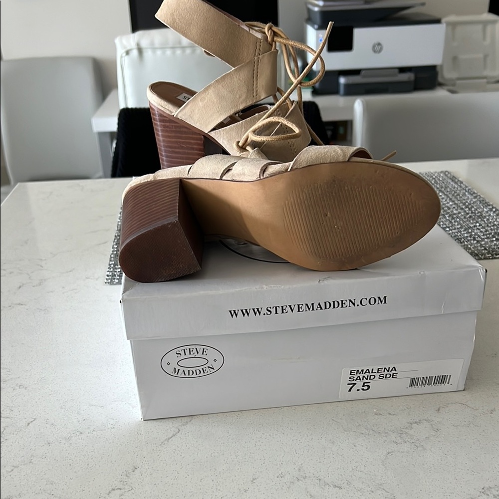 Steve Madden Tan Strappy Sandals with Lace-Up Design - Picture 3 of 5